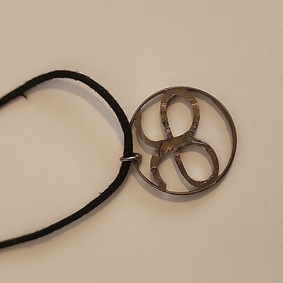 arbonne womens necklace - Picture 2 of 4